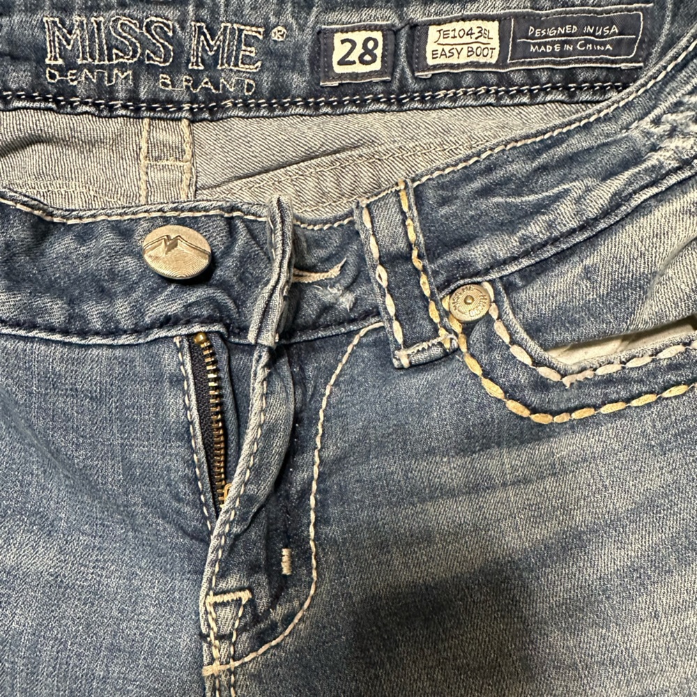 Miss Me size 28 bootcut